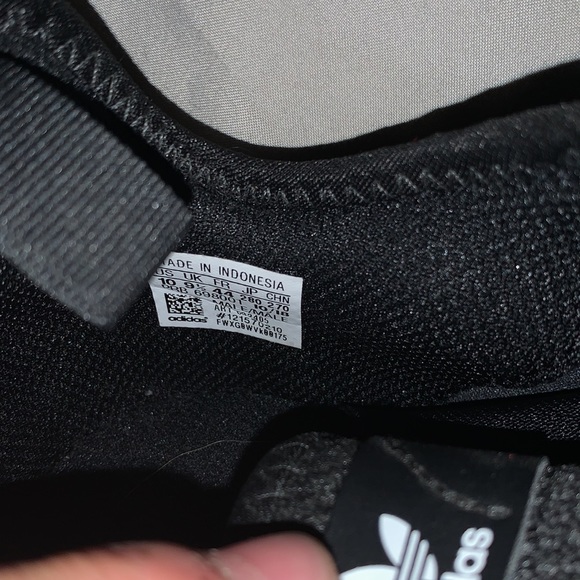 New Black men’s adidas shoes size 10 - Picture 6 of 6